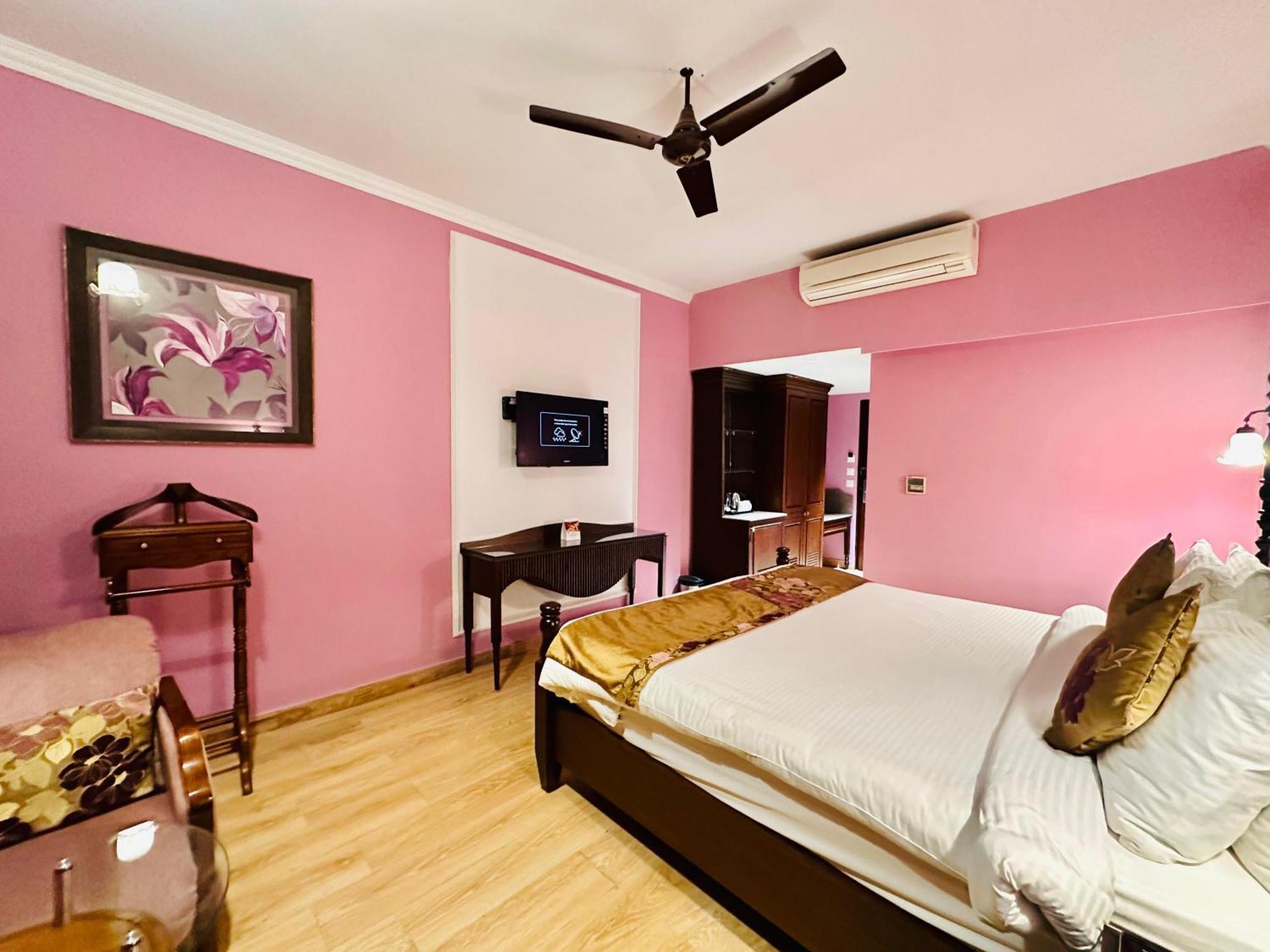 Royal Orchid Fort Resort Mussoorie Ngoại thất bức ảnh