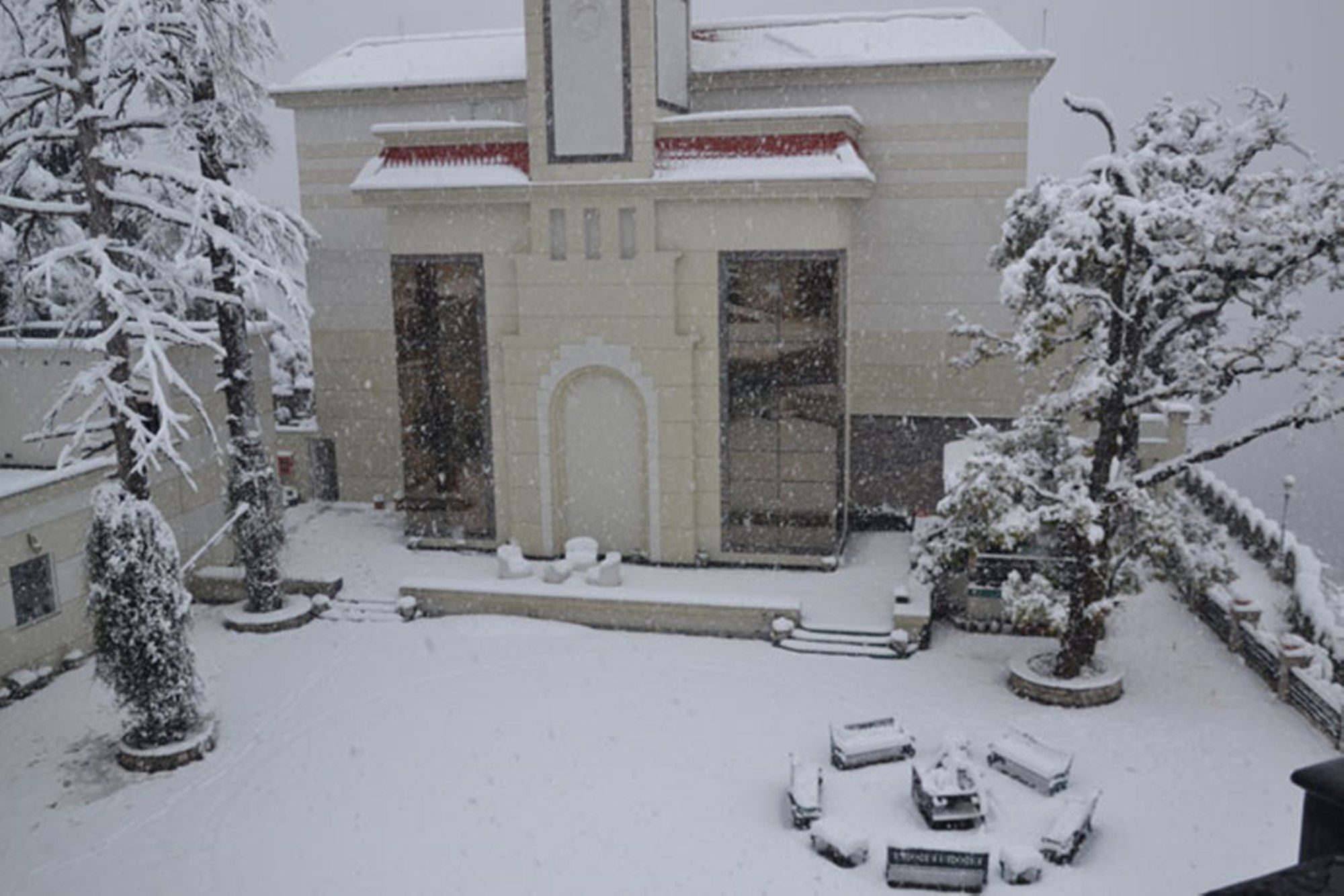 Royal Orchid Fort Resort Mussoorie Ngoại thất bức ảnh