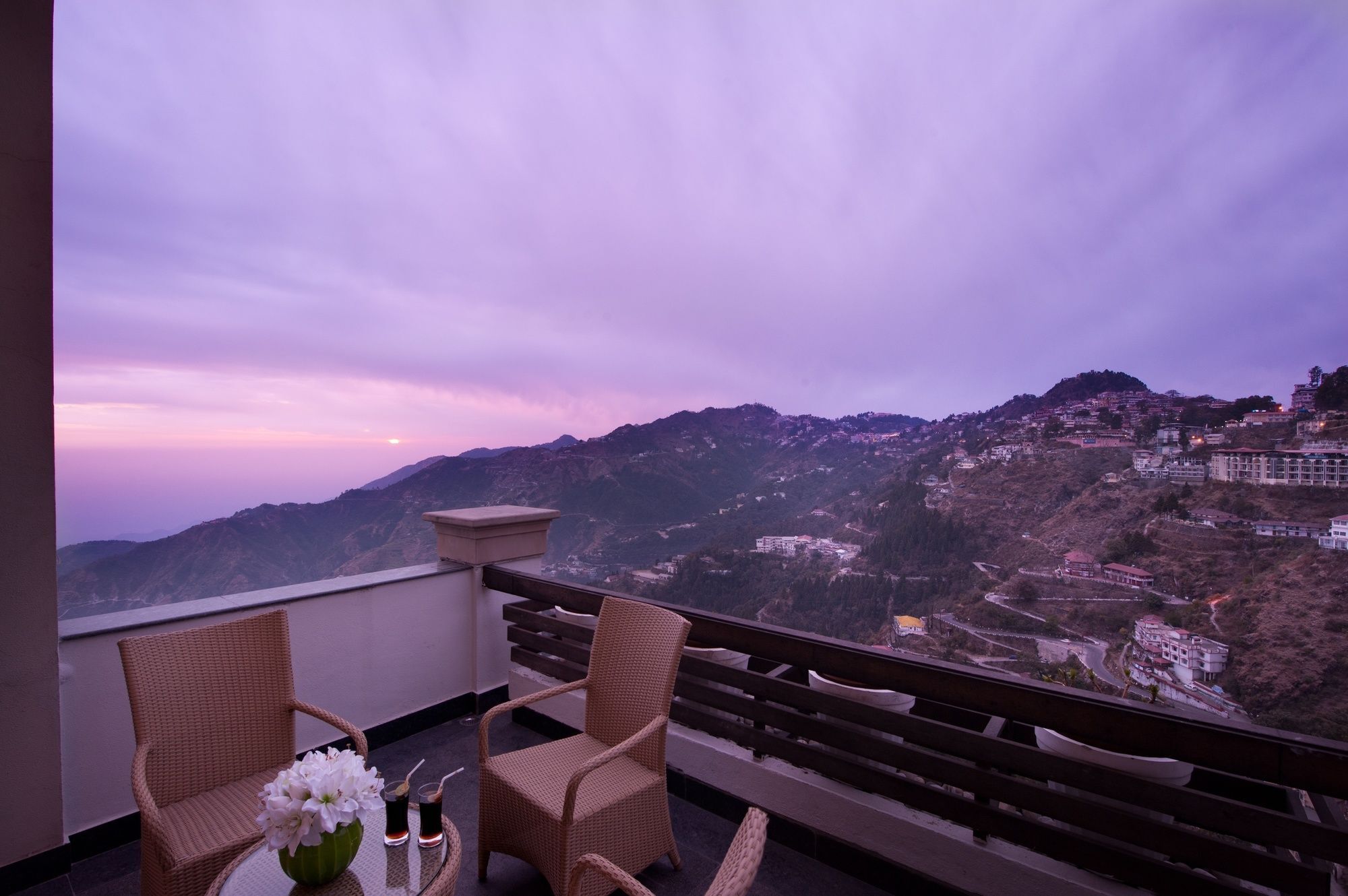 Royal Orchid Fort Resort Mussoorie Ngoại thất bức ảnh