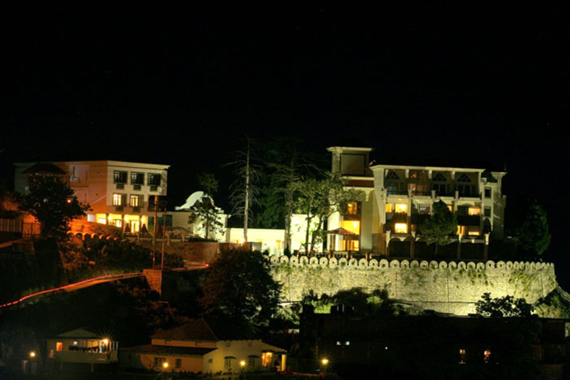 Royal Orchid Fort Resort Mussoorie Ngoại thất bức ảnh