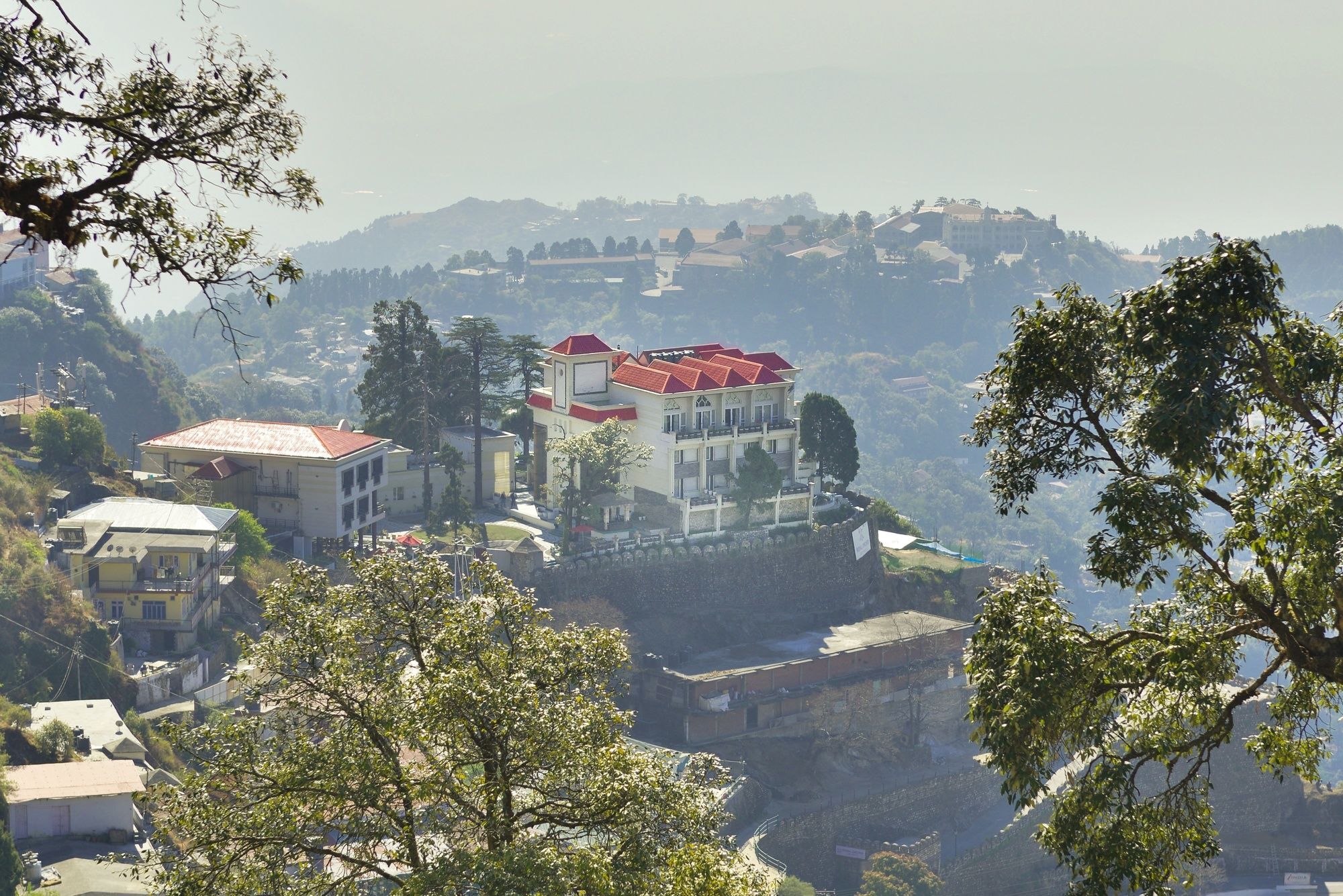 Royal Orchid Fort Resort Mussoorie Ngoại thất bức ảnh